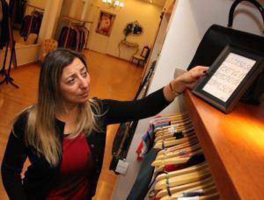 Una comerciante prohibi� la entrada a supuestos agresores