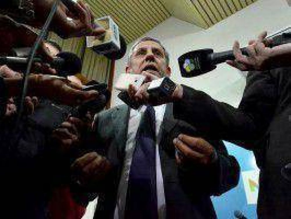 Quiroga garantiz� multas para los violentos