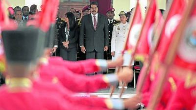 Dos ex oficiales chavistas piden que Maduro dimita y se llame a elecciones