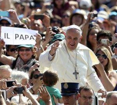 Francisco acelera los cambios para sanear el banco del Vaticano