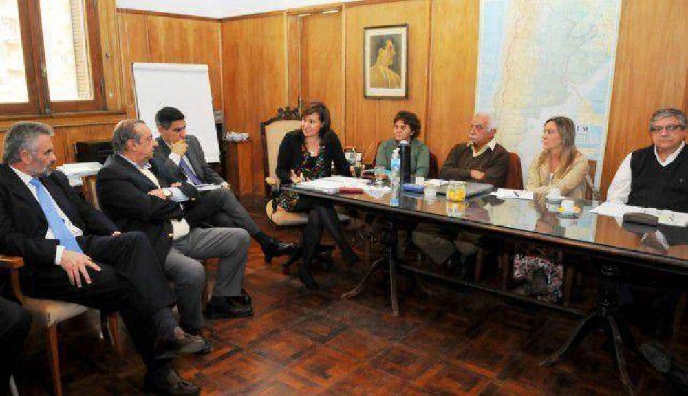 Proyectan acciones conjuntas sobre pesca artesanal