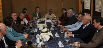 Eseverri se reuni� con Lavagna y otros Intendentes del Frente Renovador