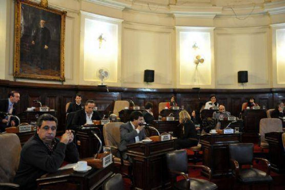Concejo Deliberante: Pol�mica entre Saintout y Arteaga por la pantalla gigante de plaza Moreno