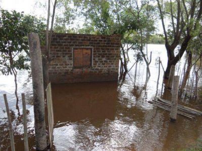 Crecida del Paran�: se tardar� 30 d�as m�s para que las familias puedan regresar a sus casas