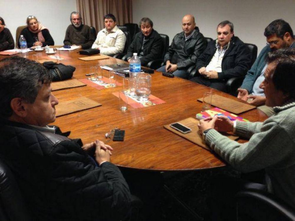 Miembros del consejo de agrimensores, arquitectos e ingenieros mantuvieron una reuni�n con Peppo