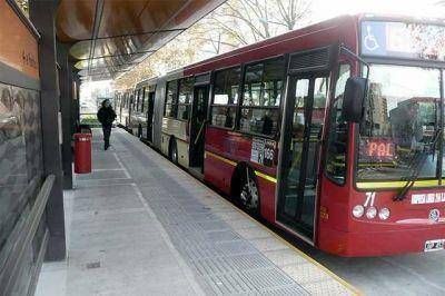 Denuncian que podr�an derribar una escuela por las obras del Metrobus