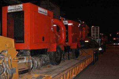 Llegaron las 6 bombas enviadas desde Santa Fe y vienen otras 3 de La Plata