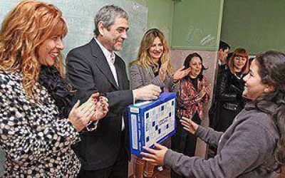 Ferraresi y De Luc�a inauguraron obras