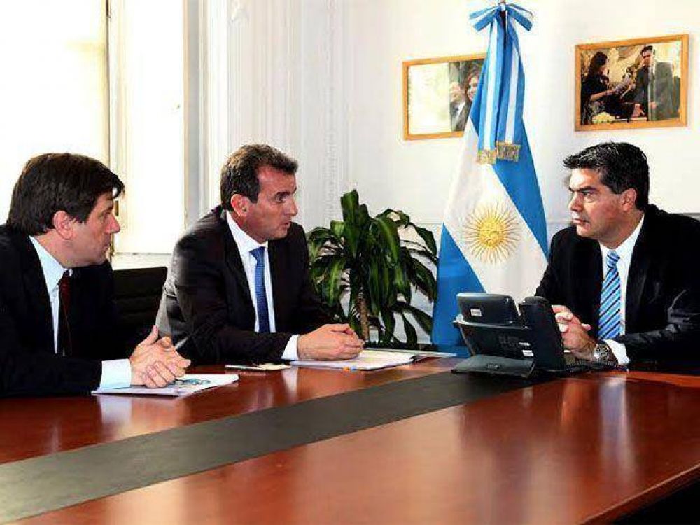 P�rez se reuni� con Capitanich por el fallo contra la deuda y anunci� el pago del retroactivo a los estatales