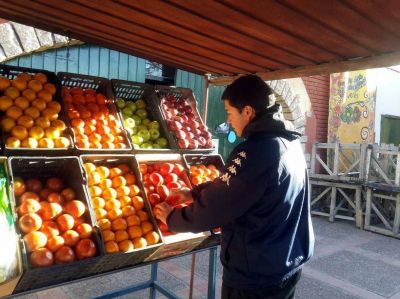 Pol�mica en Chacras por verduler�a frente a un centro cultural