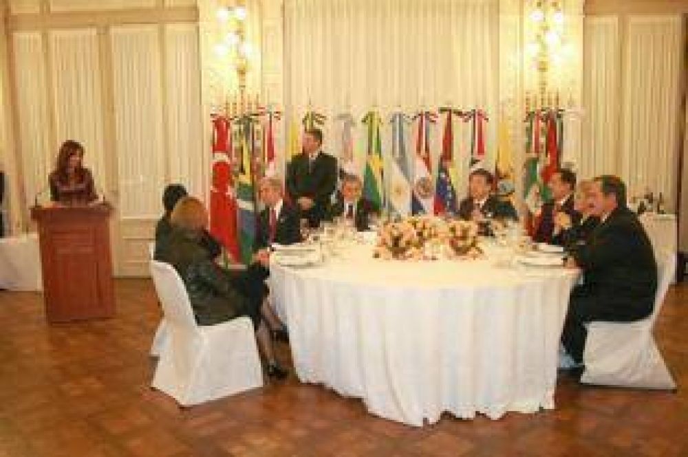 Alperovich tendr� un almuerzo �ntimo con cinco presidentes