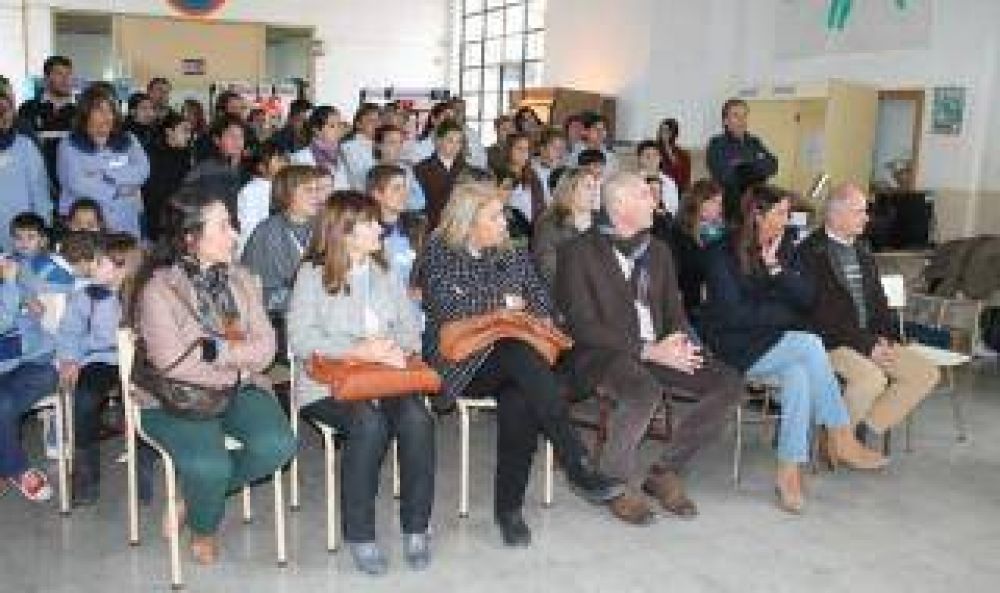 Intendente Hernando inaugur� la 7� edici�n de la Feria de la Ciencia