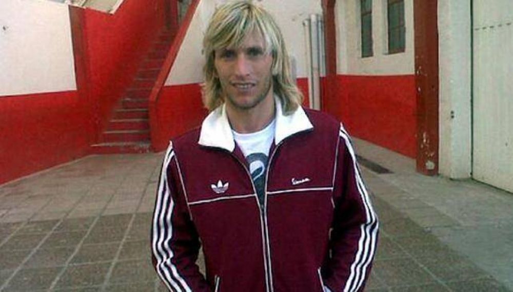 Instituto: lleg� Mach�n y Vel�zquez contin�a