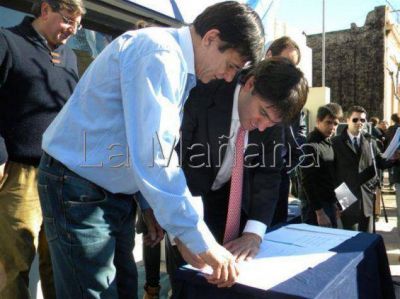 Bossio inaugur� las oficinas de la Anses en Roque P�rez