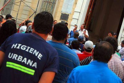 El sindicato municipal expuls� al delegado que lider� el paro de actividades en abril