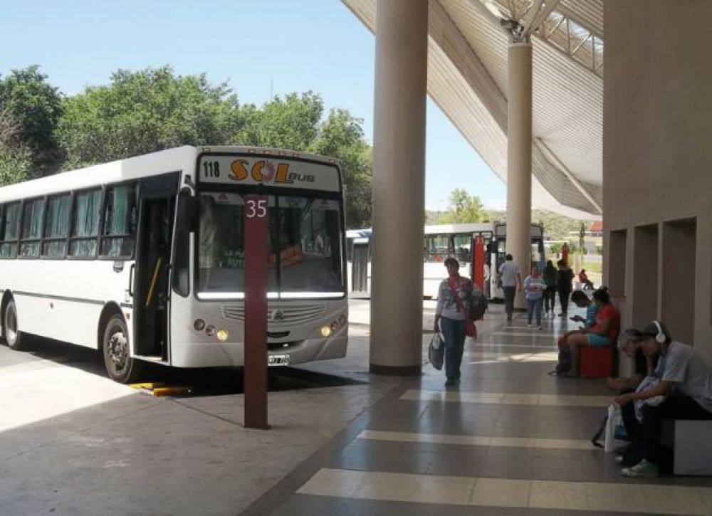 Aumentan un 25 por ciento las tarifas de quince l�neas de interurbano
