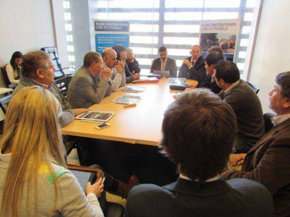 Avanza la implementaci�n de planes provinciales en el interior
