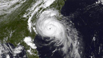El hurac�n Arthur ya toc� tierra en la costa de Carolina del Norte