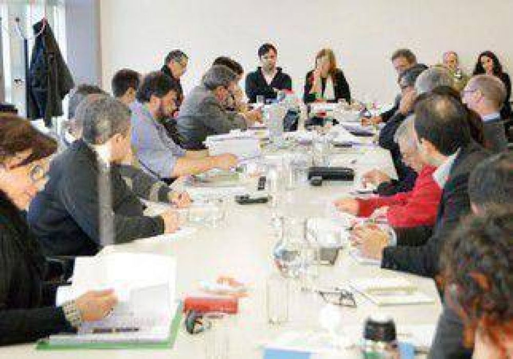 Buscan eliminar dudas y temores por Petrobras 