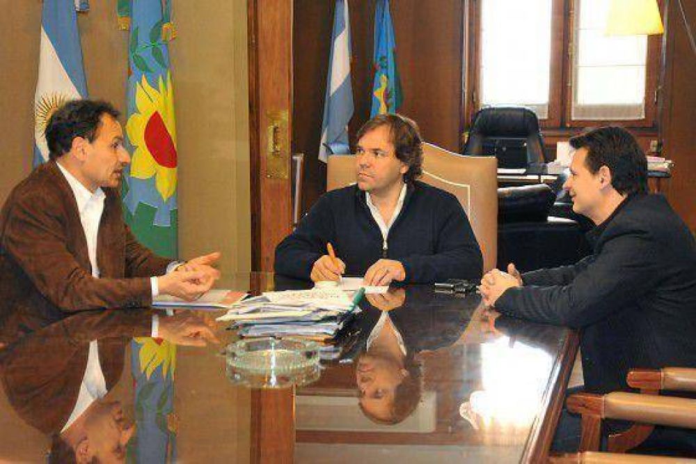 P�rez recibi� a los Bruera quienes piden ser los primeros en tener la Polic�a