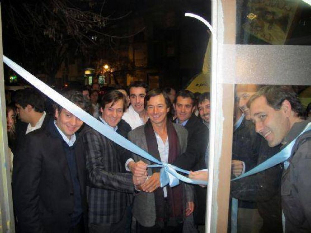 Propuesta Bonaerense y J�venes Pro inauguraron su local en La Plata con la presencia de Jorge Macri