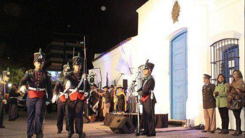 Vigilia para recibir al D�a de la Independencia