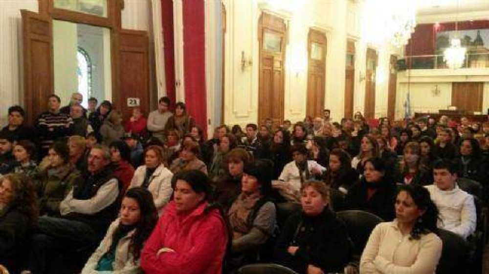 La comuna entreg 140 becas escolares