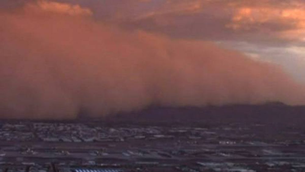 Una tormenta de arena se devora a la ciudad de Phoenix