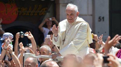 Francisco reclam� a los pol�ticos un 