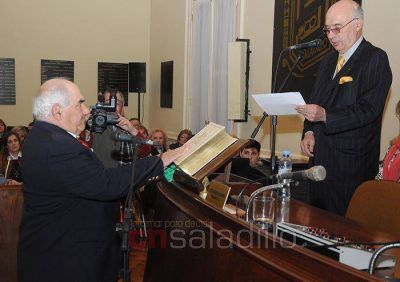 Asumieron como funcionarios municipales Roberto Nanni y Soledad Galindez