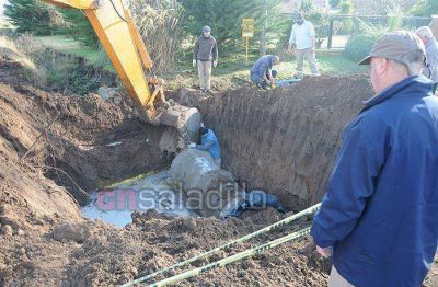 Se trabaja en la obra de desag�es en el Camino al Cristo