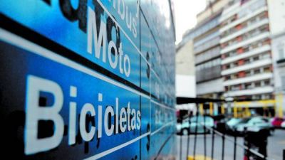Por ley, limitan la tarifa para dejar bicicletas en garajes