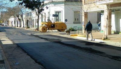 Contin�an los trabajos de repavimentaci�n de Gervasio M�ndez