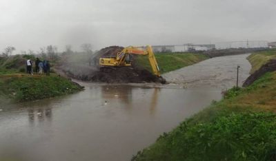 La lluvia hizo colapsar el canal derivador del Arroyo del Gato