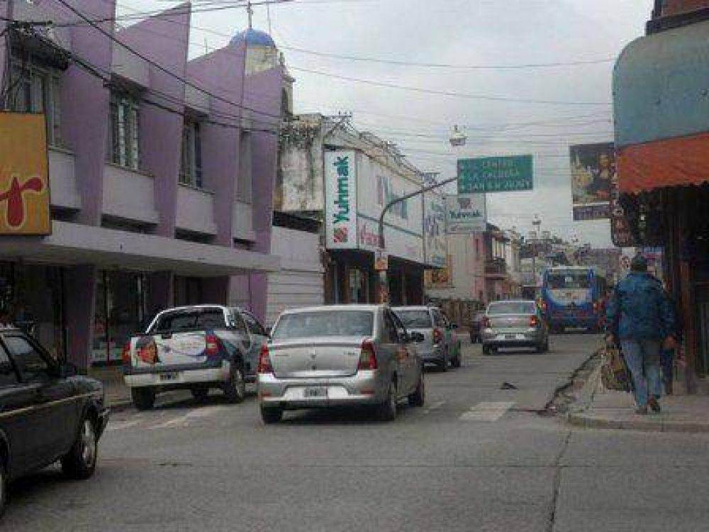 La Municipalidad repavimenta ahora calle Ituzaing�, desde San Luis hasta Zabala
