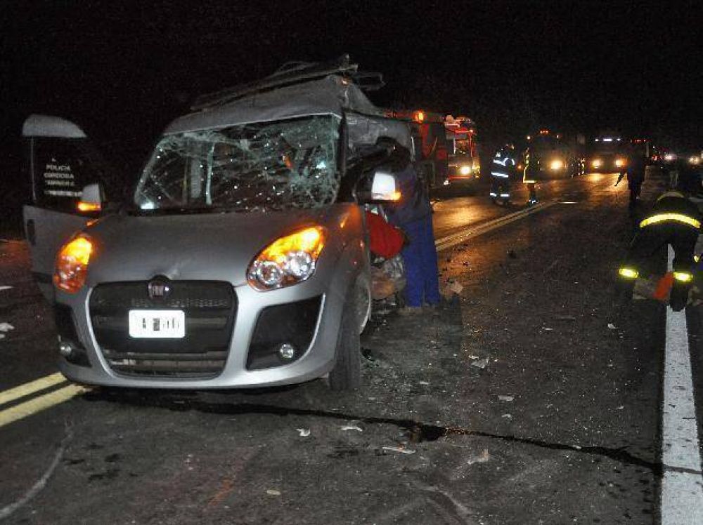 Seis muertos tras chocar un cami�n y un auto en la ruta 7, cerca de Laboulaye