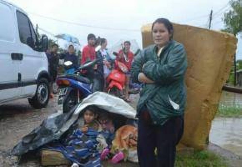 Juventud Socialista San Pedro realiza campaa para colaborar con los afectados por las inundaciones en el Litoral