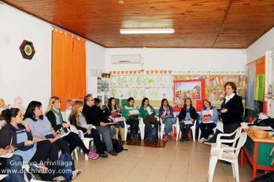 Mar�a Laurito: Taller de narraci�n para docentes municipales