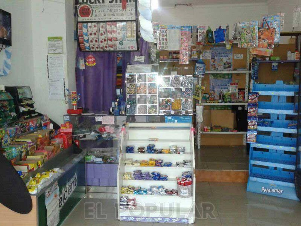 Robaron 500 pesos y un monitor en un kiosco