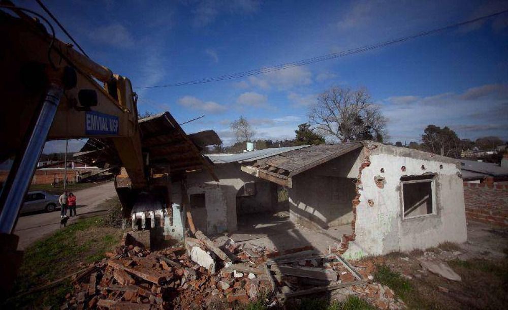 Demolieron una casa abandonada que funcionaba como kiosco de droga
