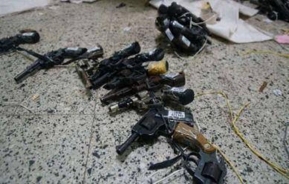 Trasladaron desde la Fiscal�a General de Azul 1.179 armas de fuego para su posterior destrucci�n