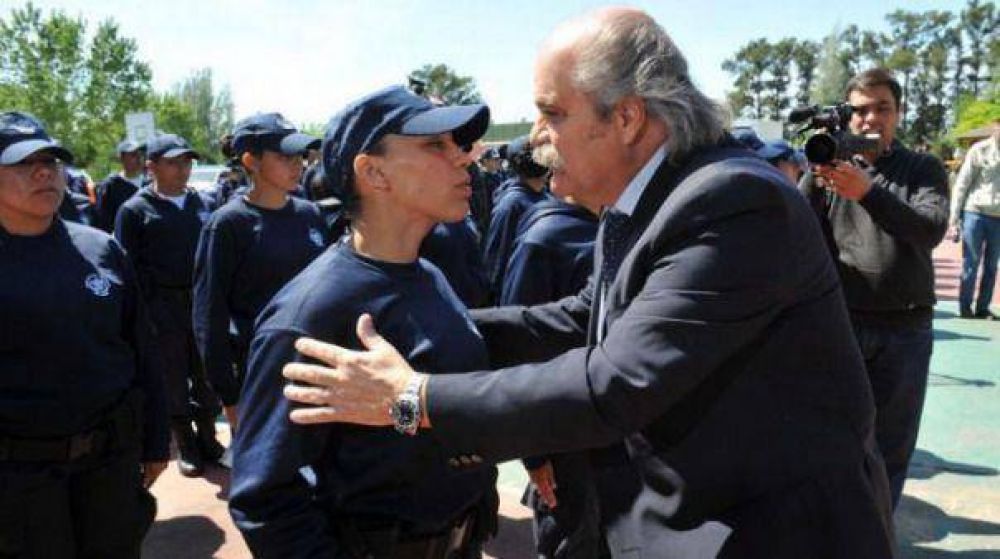 �Se cae la polic�a local?: la Provincia reconoce que a�n 