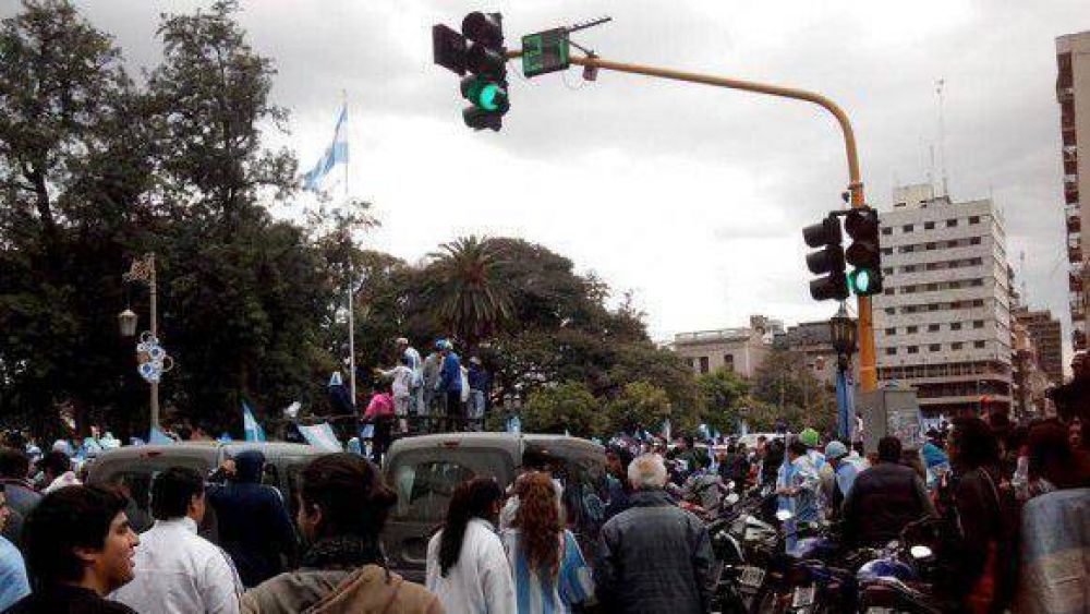 Robos, peleas, detenidos y heridos durante los festejos