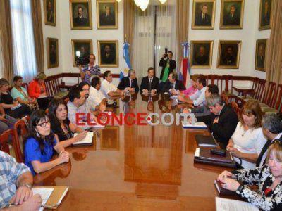 Los gremios docentes se re�nen el lunes con representantes del Gobierno provincial