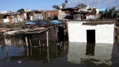 Miles de personas siguen evacuadas en el noreste y el Litoral