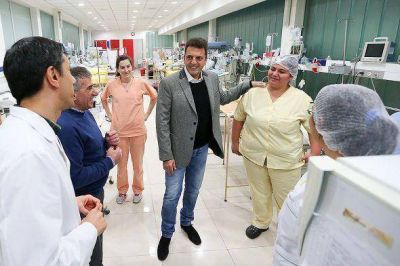 Massa y Cariglino en el Hospital Pedi�trico de Malvinas Argentinas