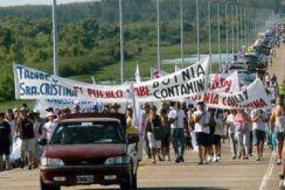 La Asamblea de Gualeguaych� marcha al municipio