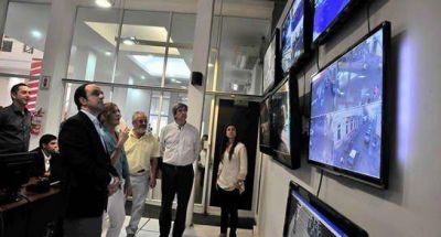 Hay 60 edificios escolares vigilados