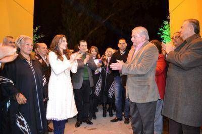 Junto al Intendente Infante la Gobernadora Claudia Zamora particip� de la inauguraci�n de la Feria Artesanal 2014