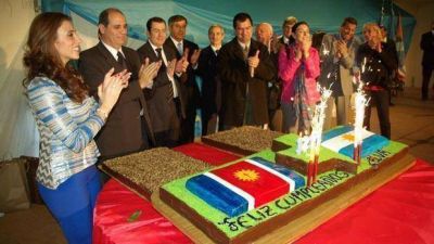 La gobernadora presidi� el acto por el aniversario de Selva